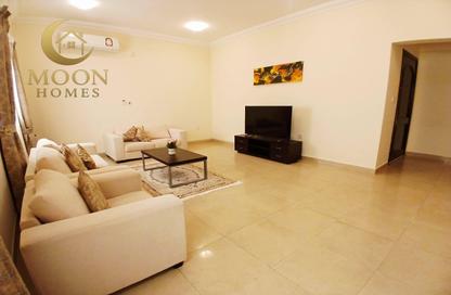 Apartment - 2 Bedrooms - 2 Bathrooms for rent in Al Mansoura - Al Mansoura - Doha