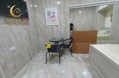 Apartment - Studio - 1 for rent in Umm Ghwailina Comm - Umm Ghuwalina - Umm Ghuwailina - Doha