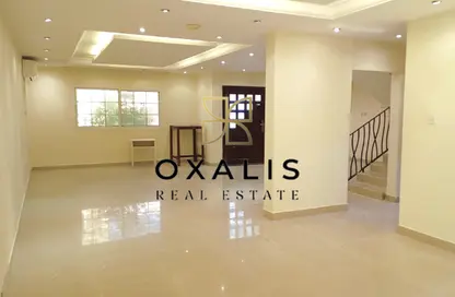 فيلا - 3 غرف نوم - 4 حمامات للايجار في شارع الوعب - الوعب - الدوحة