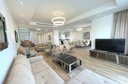 Compound - 4 Bedrooms - 6 Bathrooms for rent in Les Maisons Blanches - Lusail