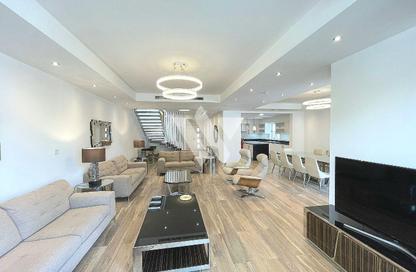 Compound - 4 Bedrooms - 6 Bathrooms for rent in Les Maisons Blanches - Lusail
