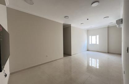 Apartment - 2 Bedrooms - 2 Bathrooms for rent in Al Nasr Street - Al Nasr - Doha