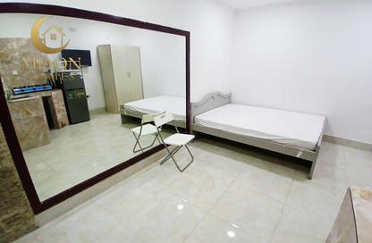 Apartment - Studio - 1 Bathroom for rent in Umm Ghwailina Comm - Umm Ghuwalina - Umm Ghuwailina - Doha