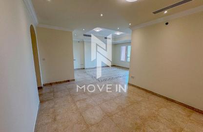Apartment - 2 Bedrooms - 3 Bathrooms for rent in East Porto Drive - Porto Arabia - The Pearl Island - Doha