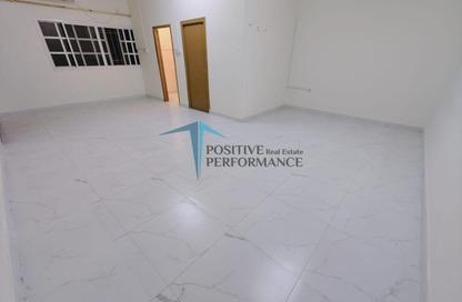 Apartment - Studio - 1 Bathroom for rent in Fereej Kulaib - Doha