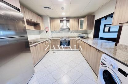 Apartment - 1 Bedroom - 2 Bathrooms for rent in West Porto Drive - Porto Arabia - The Pearl Island - Doha