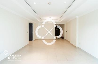 Apartment - 1 Bedroom - 2 Bathrooms for rent in West Porto Drive - Porto Arabia - The Pearl Island - Doha