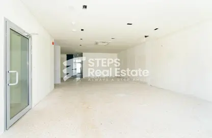 مساحات مكتبية - غرفة نوم - 1 حمام للايجار في مبنى سلوي التجاري - طريق سلوى - الدوحة