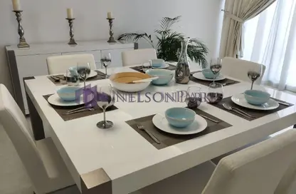 مجمع سكني - 5 غرف نوم - 6 حمامات للايجار في شارع الدانة - مريخ - المريخ - الدوحة