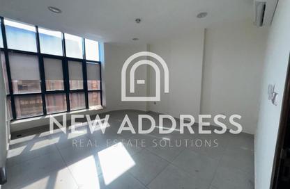 Apartment - 3 Bedrooms - 2 Bathrooms for rent in Fereej Bin Mahmoud - Doha