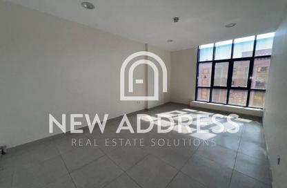 Apartment - 3 Bedrooms - 2 Bathrooms for rent in Fereej Bin Mahmoud - Doha