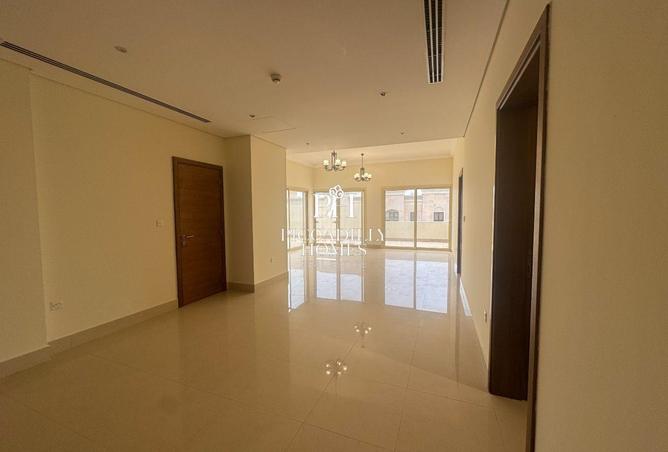 54878302 - Property Image 2