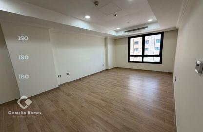 Apartment - 1 Bedroom - 2 Bathrooms for rent in Porto Arabia - The Pearl Island - Doha