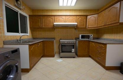 Apartment - 2 Bedrooms - 1 Bathroom for rent in Bin Al Sheikh Towers - Al Mirqab Al Jadeed - Doha Apartment - 2 Bedrooms - 1 Bathroom for rent in Bin Al Sheikh Towers - Al Mirqab Al Jadeed - Doha