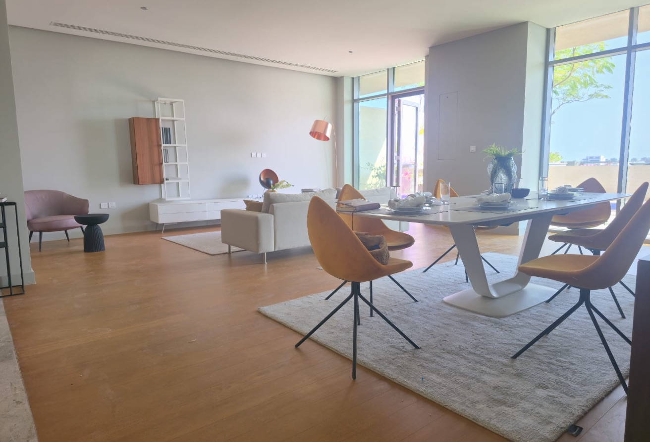 Ultra-Luxury 2BHK Waterfront Apartment ch
