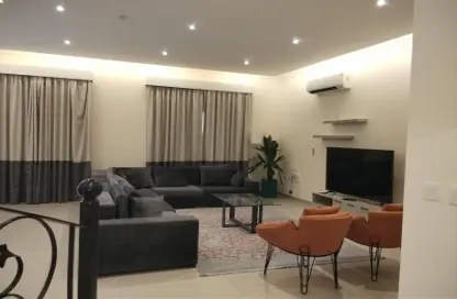 Villa - 4 Bedrooms - 3 Bathrooms for rent in Mamoura 18 - Al Maamoura - Doha