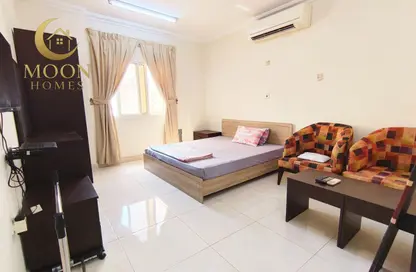Apartment - Studio - 1 Bathroom for rent in Umm Ghuwailina 4 - Umm Ghuwailina - Doha