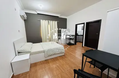 Villa - Studio - 1 Bathroom for rent in Bu Hamour Street - Abu Hamour - Doha