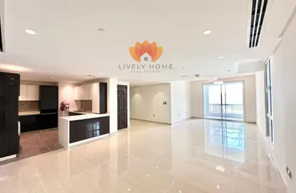Apartment - 2 Bedrooms - 3 Bathrooms for rent in Viva East - Viva Bahriyah - The Pearl Island - Doha