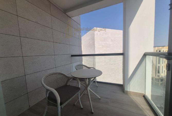 1006389 - Property Image 3