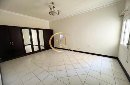 Apartment - 2 Bedrooms - 2 Bathrooms for rent in Thabit Bin Zaid Street - Al Mansoura - Doha