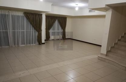 مجمع سكني - 4 غرف نوم - 5 حمامات للايجار في شارع الوعب - الوعب - الدوحة