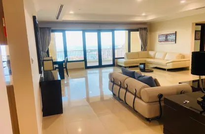 Apartment - 3 Bedrooms - 4 Bathrooms for rent in Porto Arabia - The Pearl Island - Doha