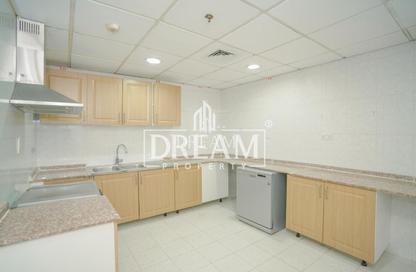 Apartment - 3 Bedrooms - 4 Bathrooms for rent in West Bay - West Bay - Doha