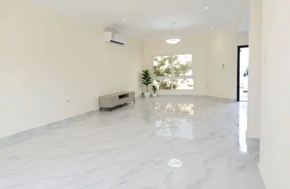 Compound - 4 Bedrooms - 4 Bathrooms for rent in Al Maamoura - Al Maamoura - Doha