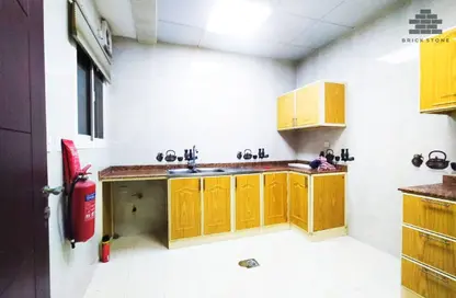 Apartment - 2 Bedrooms - 2 Bathrooms for rent in Al Mansoura - Al Mansoura - Doha