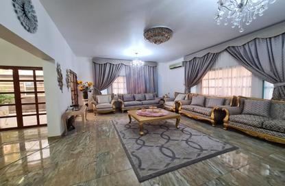 Villa - 7+ Bedrooms - 7 Bathrooms for sale in Al Dafna - Al Dafna - Doha