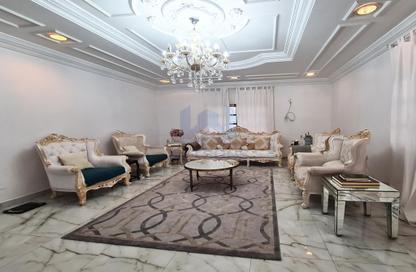 Villa - 7+ Bedrooms - 7 Bathrooms for sale in Al Dafna - Al Dafna - Doha