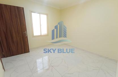 Villa - 5 Bedrooms - 4 Bathrooms for rent in Souk Al gharaffa - Al Gharrafa - Doha