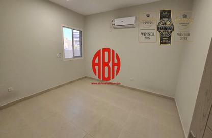 Apartment - 1 Bedroom - 1 Bathroom for rent in Salaja Street - Doha Al Jadeed - Doha