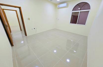 Apartment - 2 Bedrooms - 2 Bathrooms for rent in Fereej Kulaib - Doha