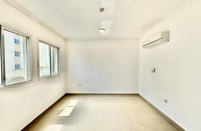 Apartment - 2 Bedrooms - 2 Bathrooms for rent in Bin Omran 35 - Fereej Bin Omran - Doha