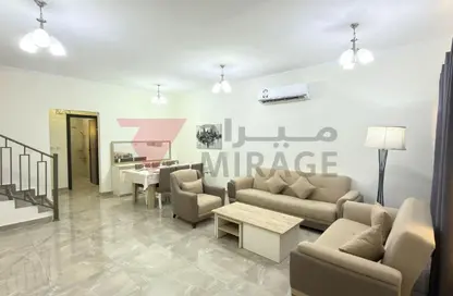 مجمع سكني - 5 غرف نوم - 4 حمامات للبيع في قرية ازدان الشماليه 2 - قرية إزدان - الوكرة