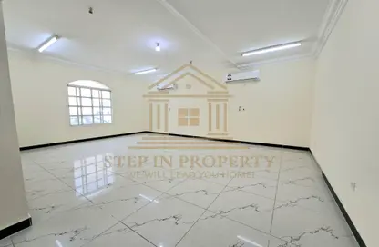 Villa - 5 Bedrooms - 4 Bathrooms for rent in Ain Khalid Gate - Ain Khaled - Doha