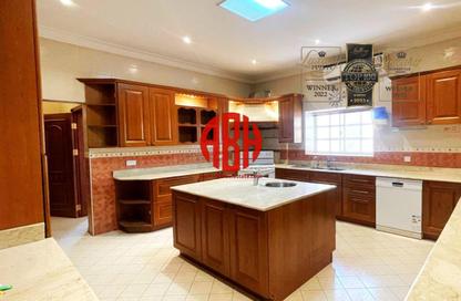 Compound - 5 Bedrooms - 6 Bathrooms for rent in Souk Al gharaffa - Al Gharrafa - Doha