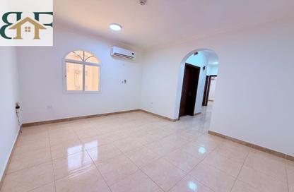Apartment - 2 Bedrooms - 2 Bathrooms for rent in Umm Ghwailina Comm - Umm Ghuwalina - Umm Ghuwailina - Doha