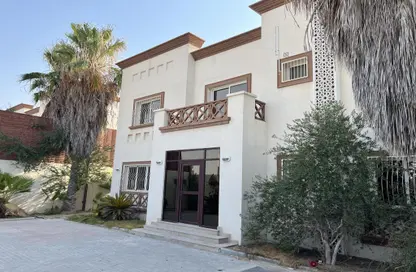 Villa - 4 Bedrooms - 4 Bathrooms for rent in Umm Qarn - Al Daayen