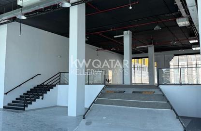 Show Room - Studio - 2 for rent in Muntazah 7 - Al Muntazah - Doha