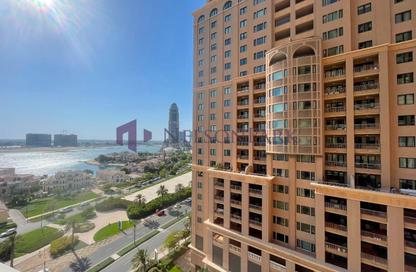 Apartment - 1 Bedroom - 2 Bathrooms for rent in Tower 11 - Porto Arabia - The Pearl Island - Doha
