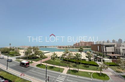 Apartment - 3 Bedrooms - 4 Bathrooms for rent in Carnaval - Qanat Quartier - The Pearl Island - Doha