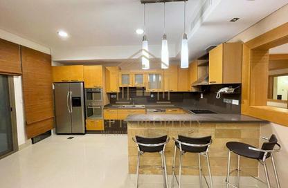 Apartment - 2 Bedrooms - 3 Bathrooms for rent in Bin Omran 28 - Fereej Bin Omran - Doha