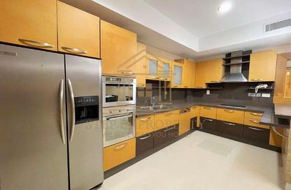 Apartment - 2 Bedrooms - 3 Bathrooms for rent in Bin Omran 28 - Fereej Bin Omran - Doha
