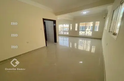 فيلا - 3 غرف نوم - 3 حمامات للايجار في سوق الغرافة - الغرافة - الدوحة