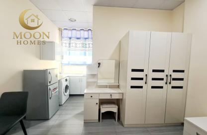 Apartment - Studio - 1 Bathroom for rent in Umm Ghwailina Comm - Umm Ghuwalina - Umm Ghuwailina - Doha