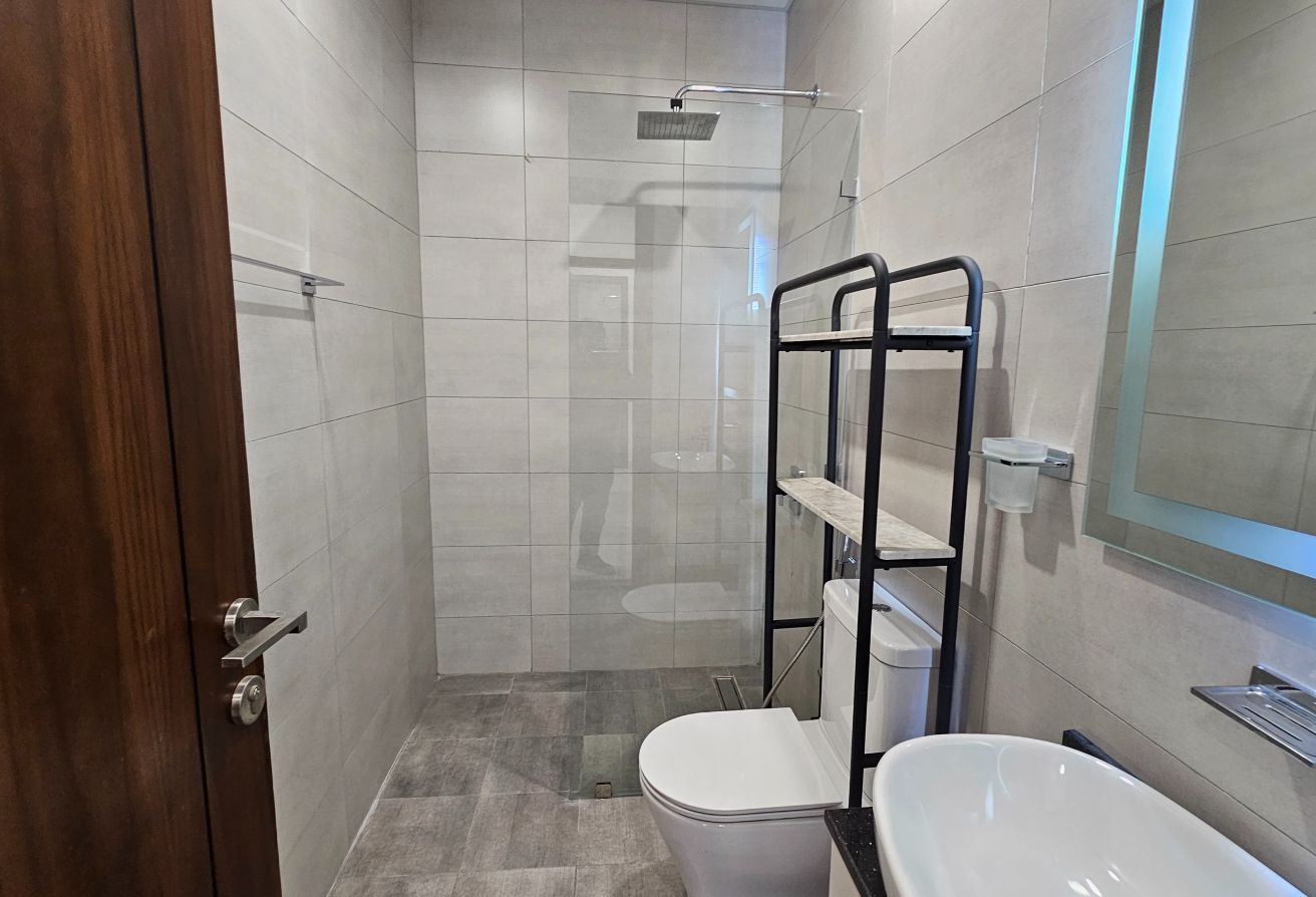 DISTRESS DEAL | LUXURY 2BR IN FOX HILLS SOUTH thumbnail 4