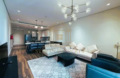 Apartment - 2 Bedrooms - 3 Bathrooms for rent in Floresta Gardens - Floresta Gardens - The Pearl Island - Doha